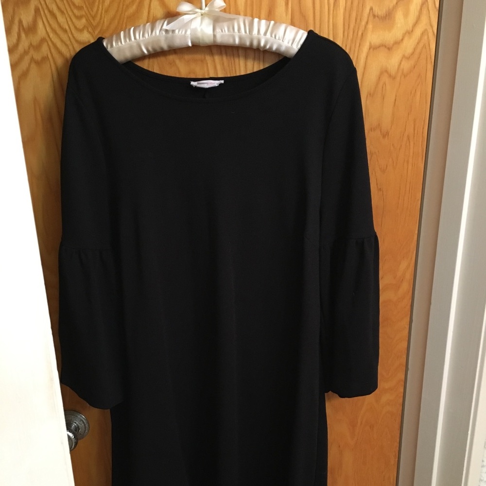 Ingrid & Isabel Maternity Dress - Picture 3 of 4